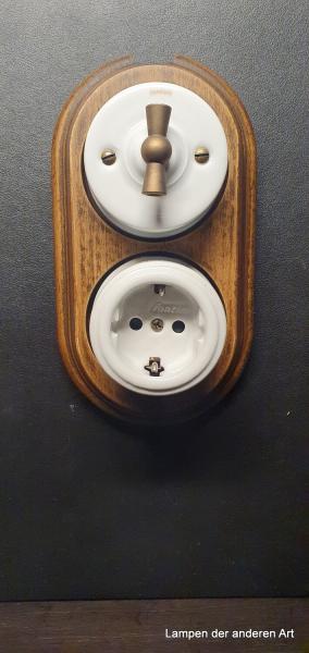 Garby Colonial 2fach Kombination, Aus-Wechsel-Porzellandrehschalter weiß,  Knebel Messing patiniert, Steckdoseneinsatz Porzellan weiß, seitlich